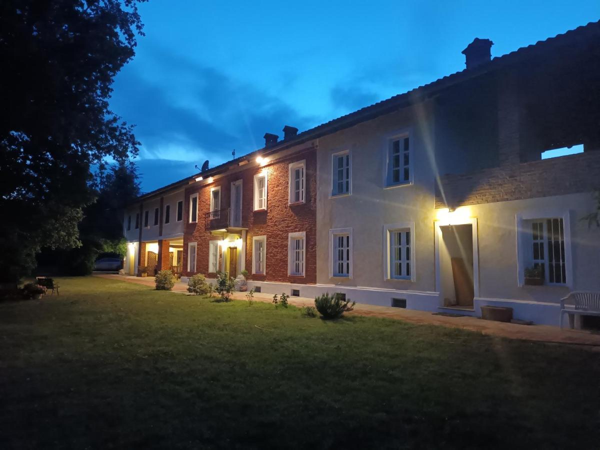 Guest House La Carolina Tigliole Eksteriør bilde