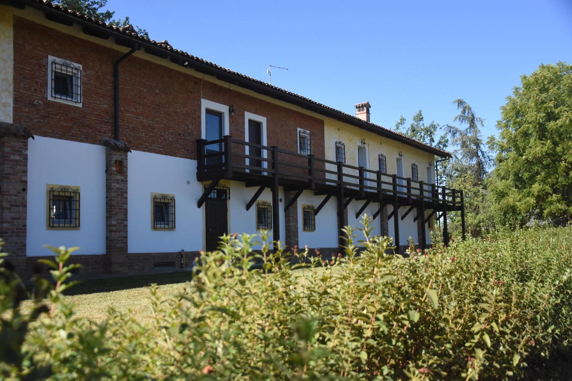 Guest House La Carolina Tigliole Eksteriør bilde
