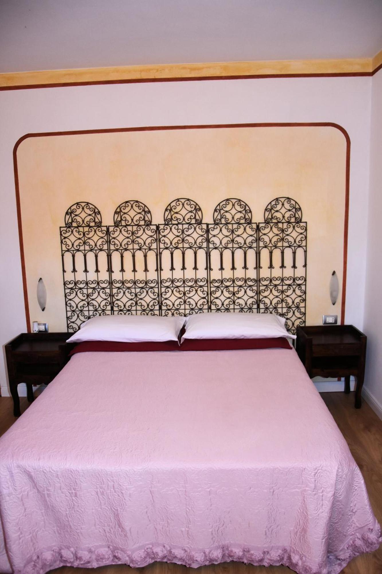 Guest House La Carolina Tigliole Eksteriør bilde
