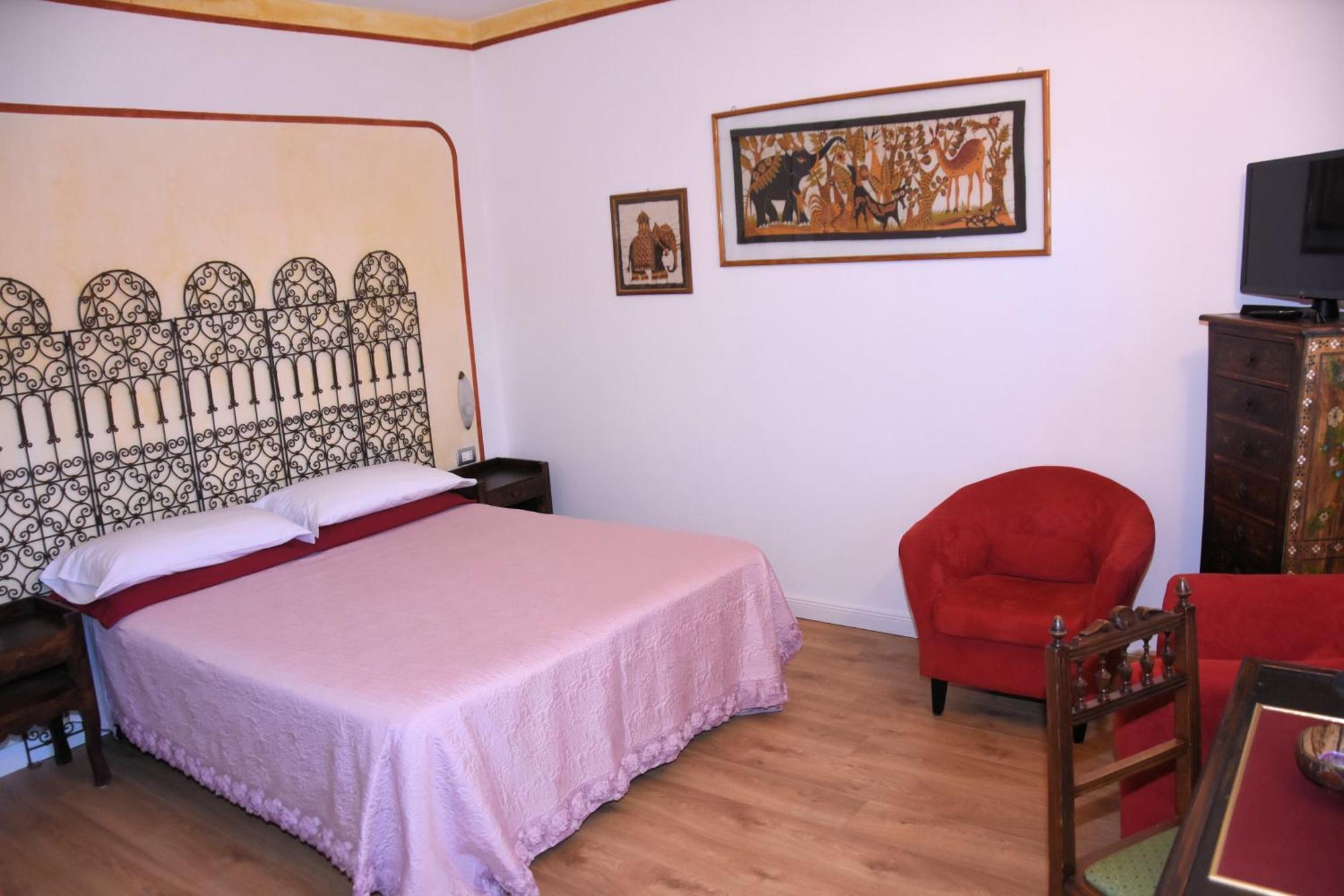 Guest House La Carolina Tigliole Eksteriør bilde